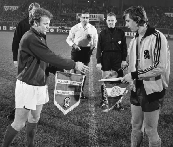 Billy Bremner & Johan Cruyff. NL v Scotland pre-kick-off pennant exchange.
