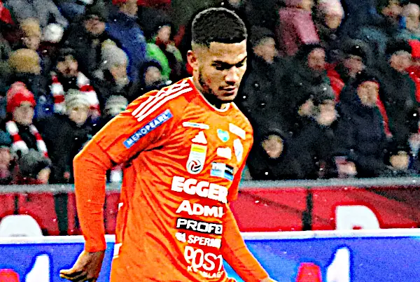 Ibane Bowat for Hartberg v RB Salzburg