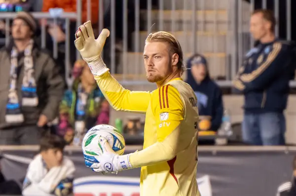 Chris Brady, Chicago Fire. Ball in hand.